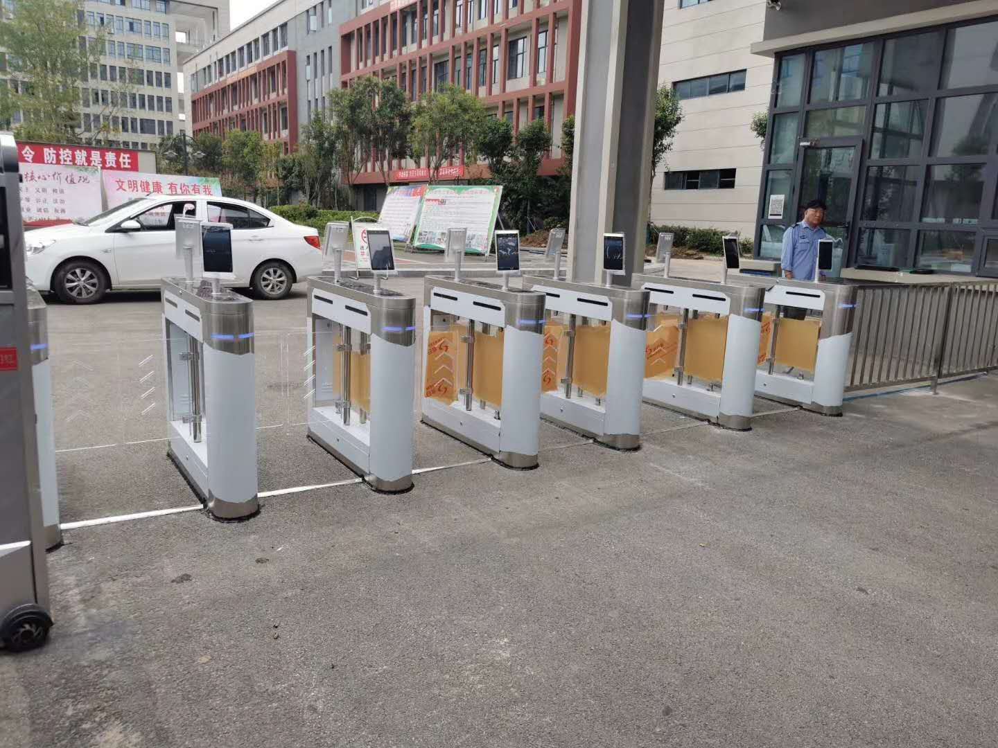 人臉識(shí)別閘機(jī)