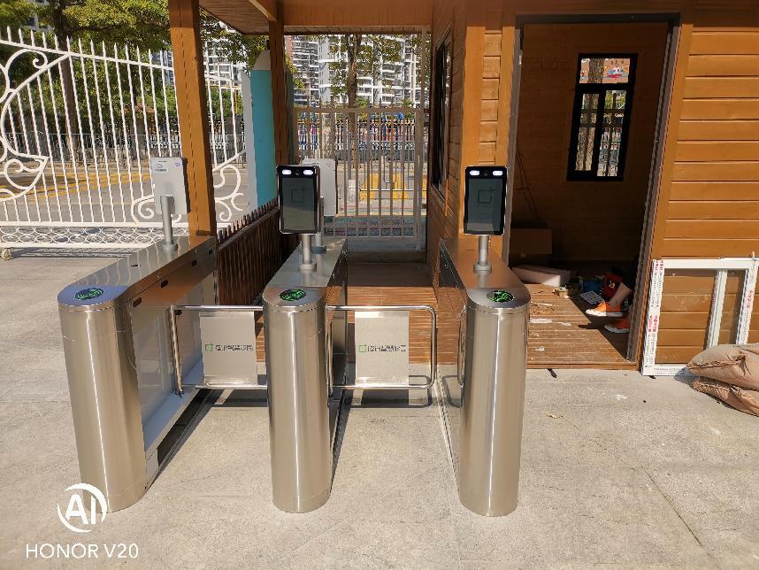 人臉識(shí)別閘機(jī)