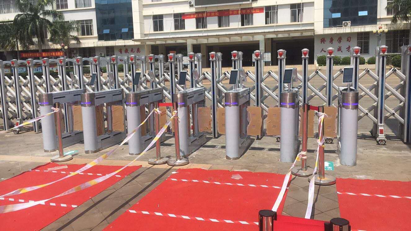 人臉識(shí)別通道閘機(jī)