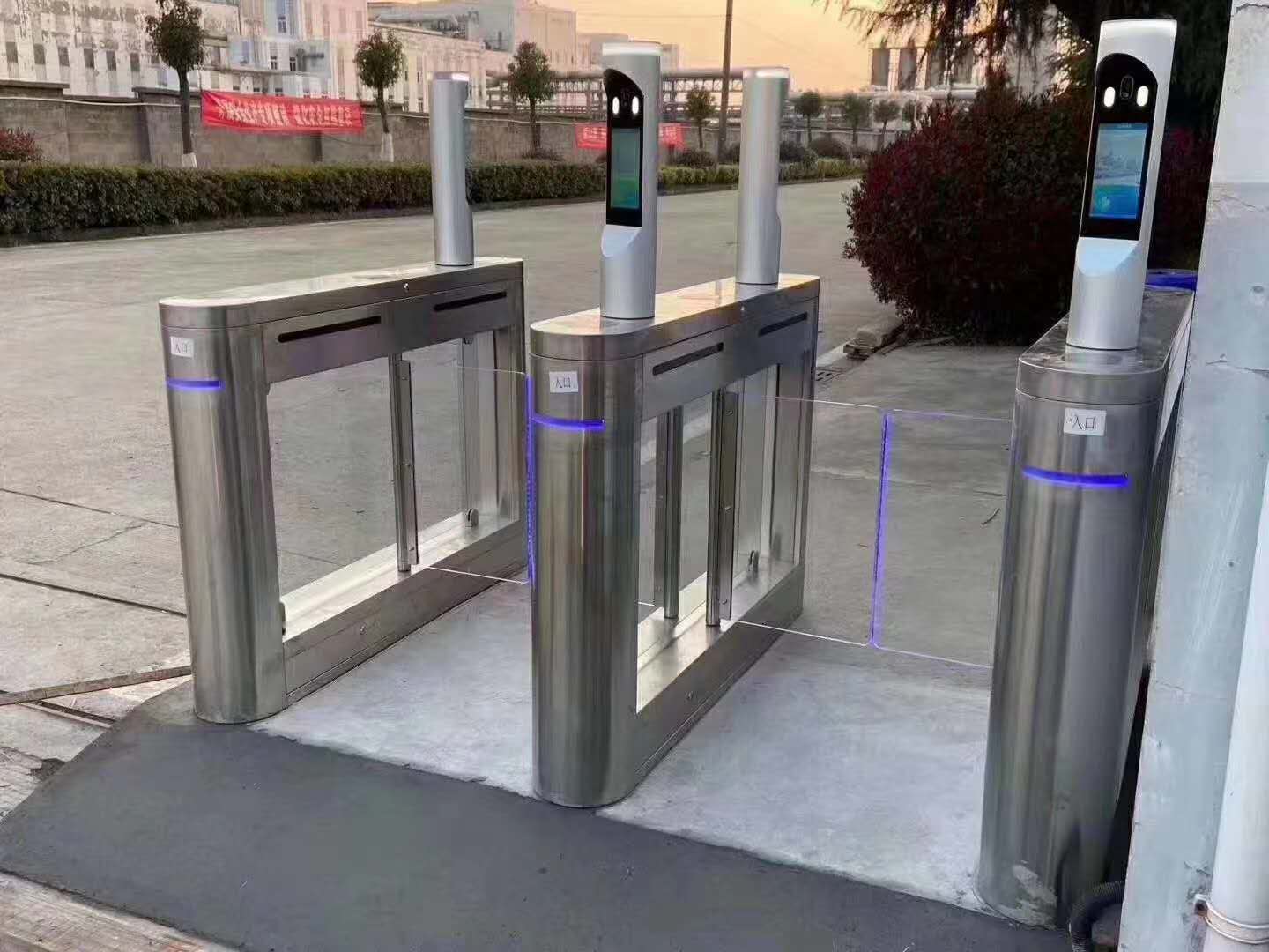 人臉識別閘機(jī)